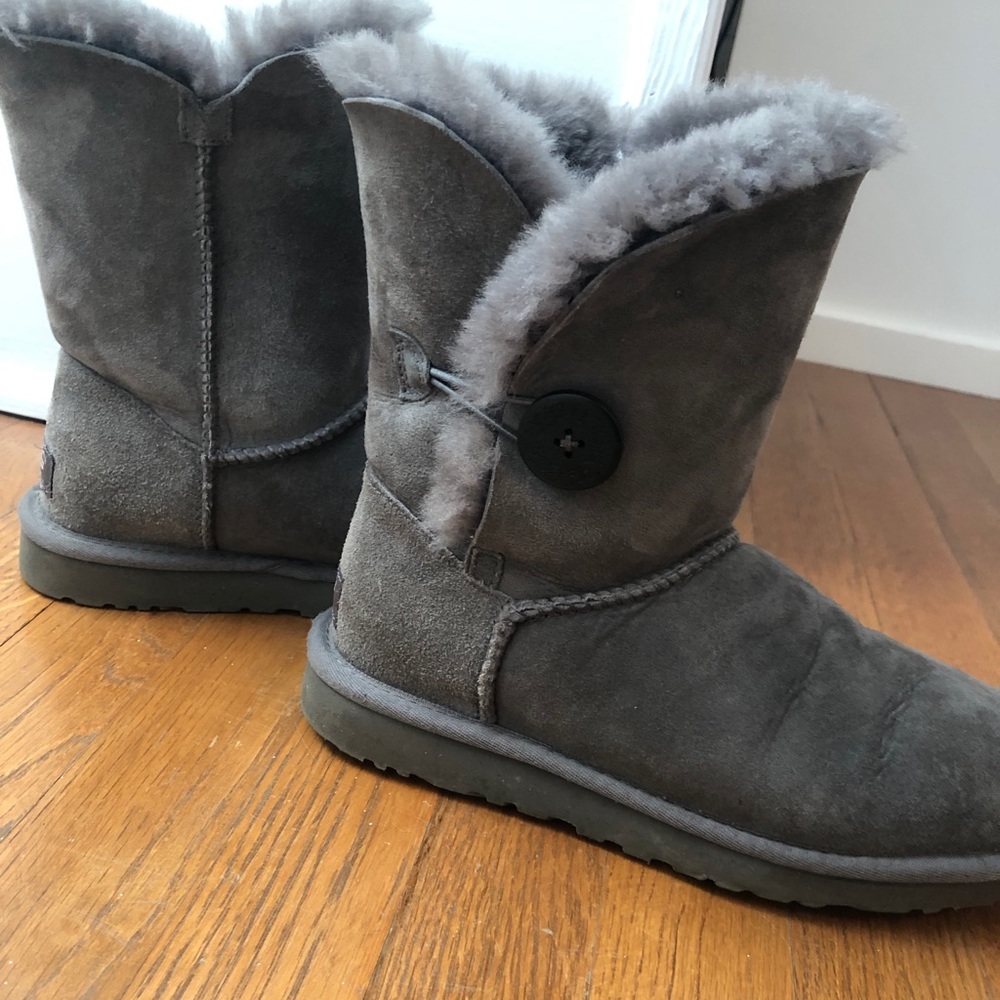 UGG Bailey Button Boot - Grey